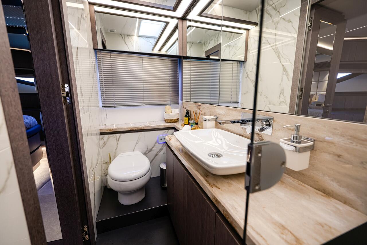 Galeon 640 Fly — photo 29