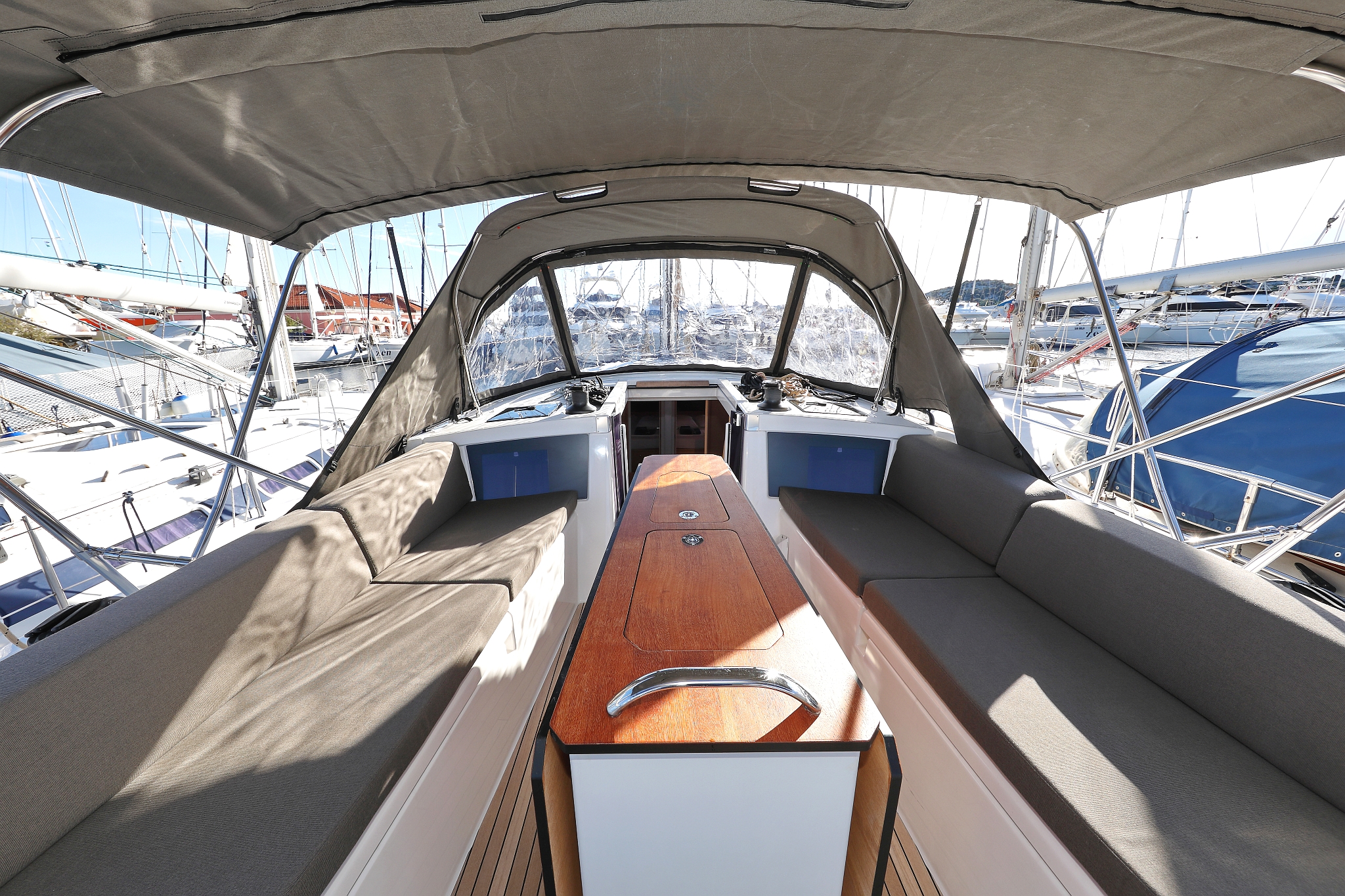 Dufour 41 - 4 cab. — photo 4