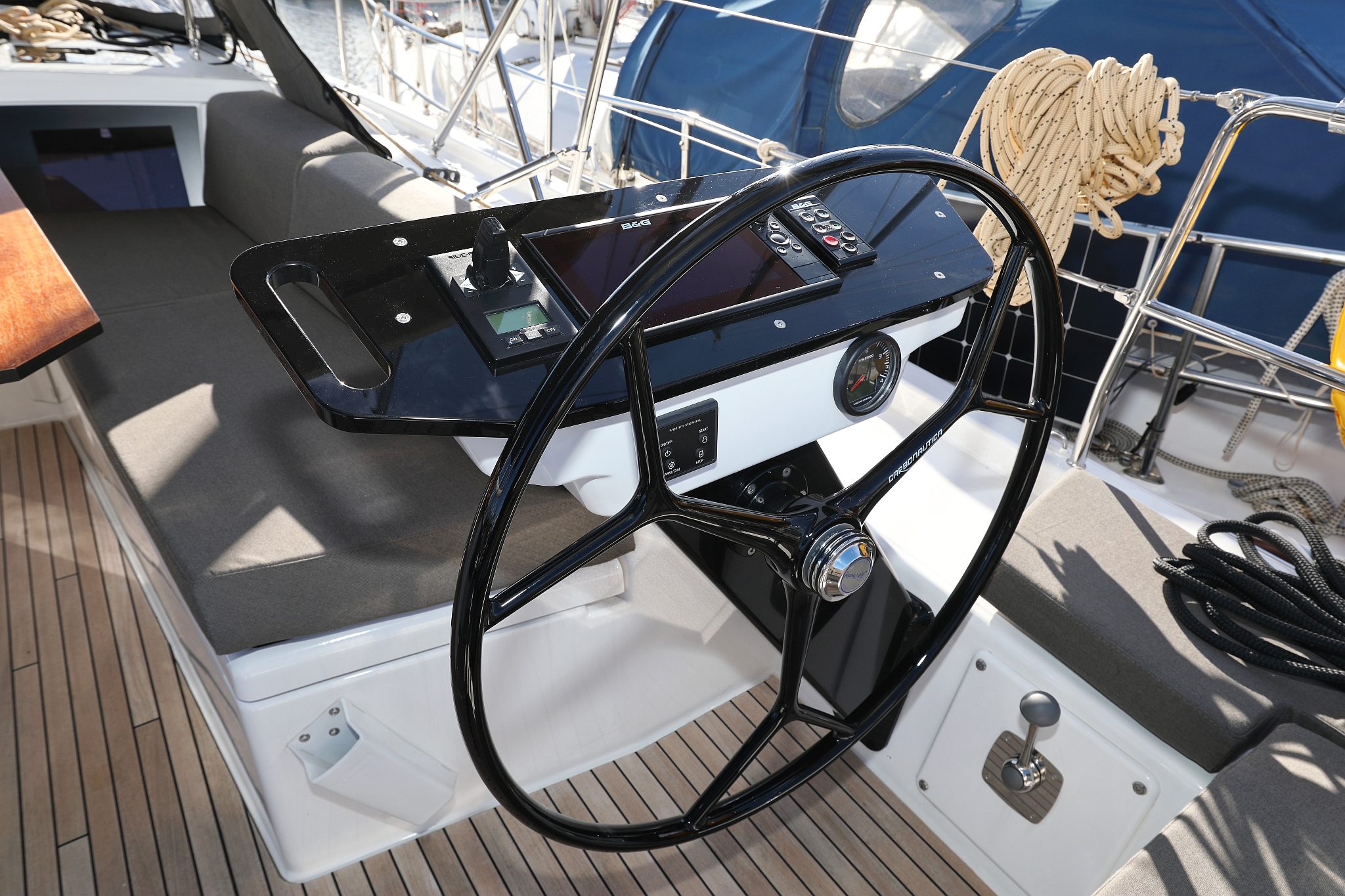 Dufour 41 - 4 cab. — photo 45