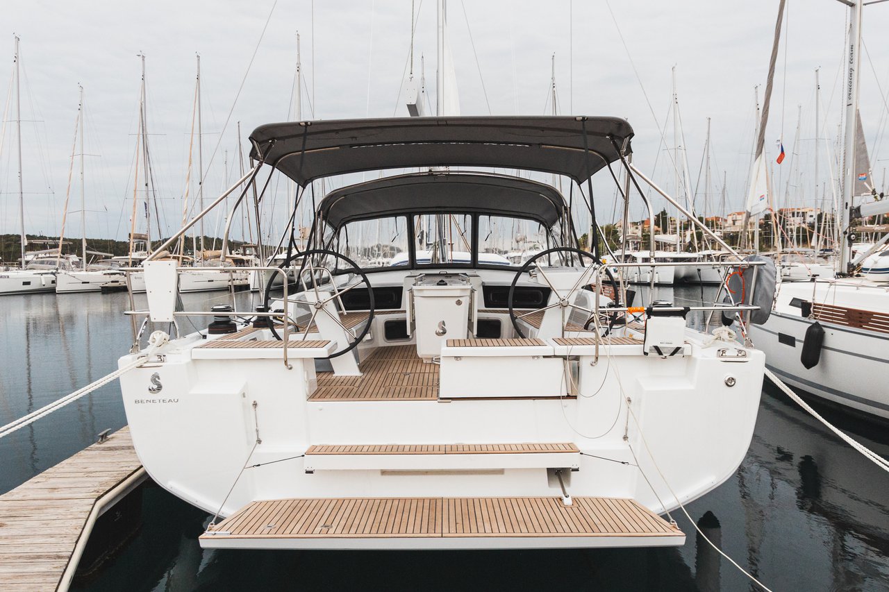Oceanis 51.1 - 5 + 1 cab. — photo 3