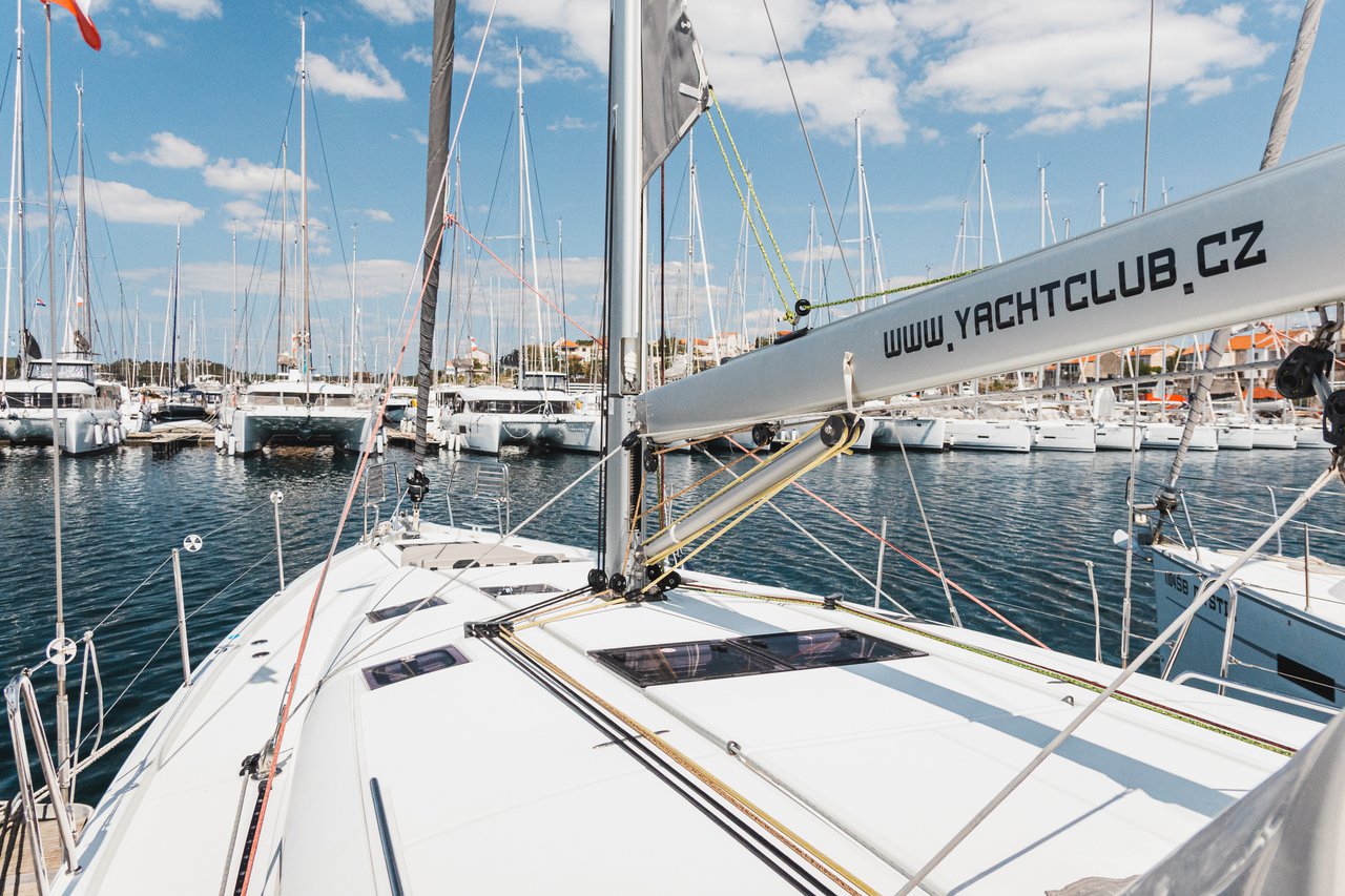 Sun Odyssey 490 - 5 + 1 cab. — photo 6