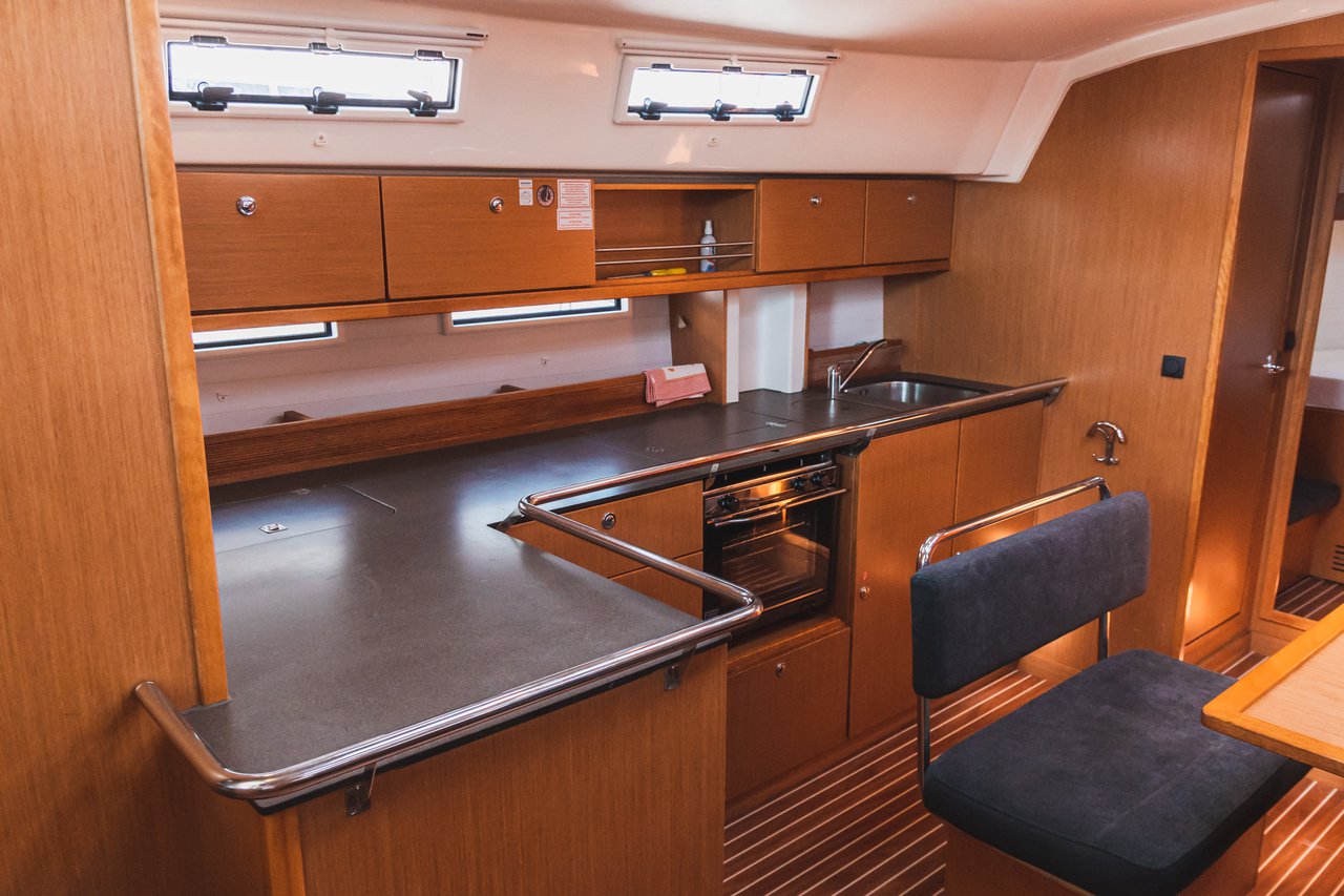Bavaria Cruiser 45 — photo 8