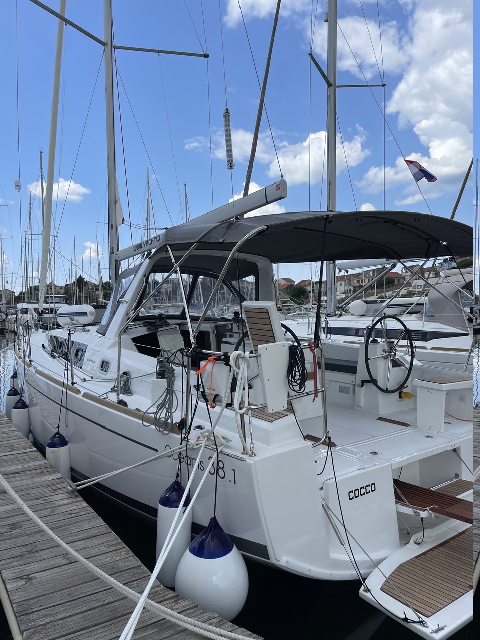 Oceanis 38.1 — photo 1