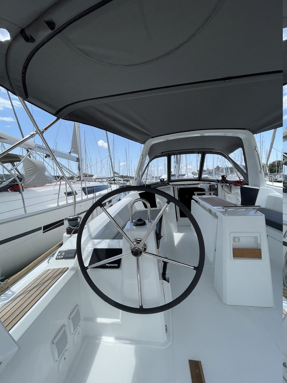 Oceanis 38.1 — photo 4