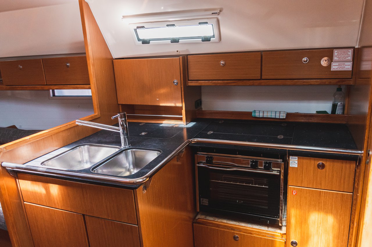 Bavaria 36 Cruiser — photo 8