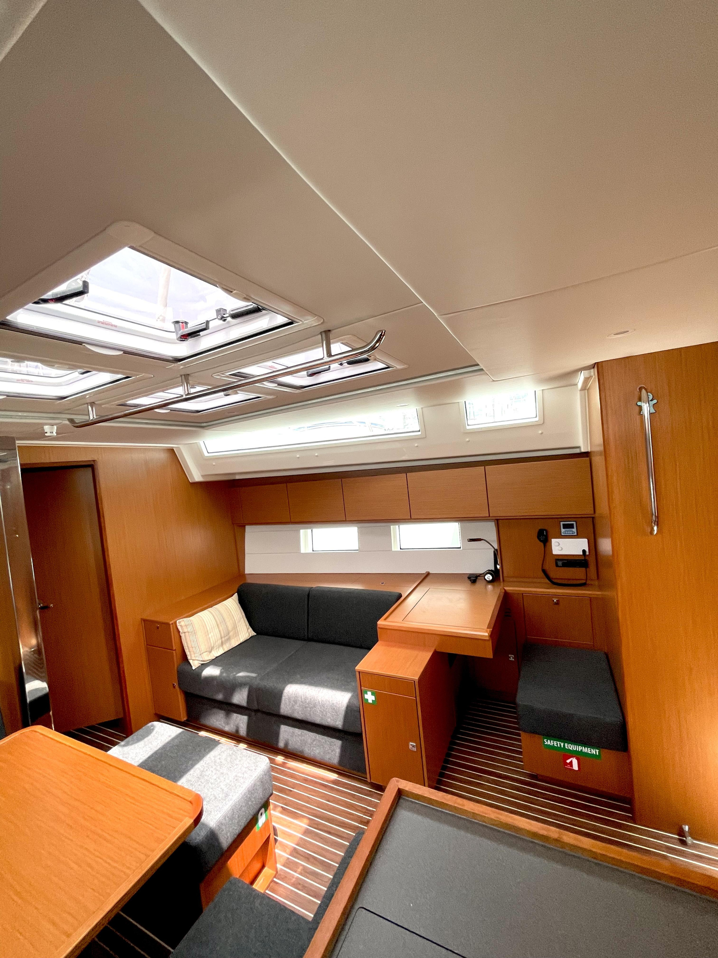 Bavaria C50 Holiday - 5 cab. — photo 8