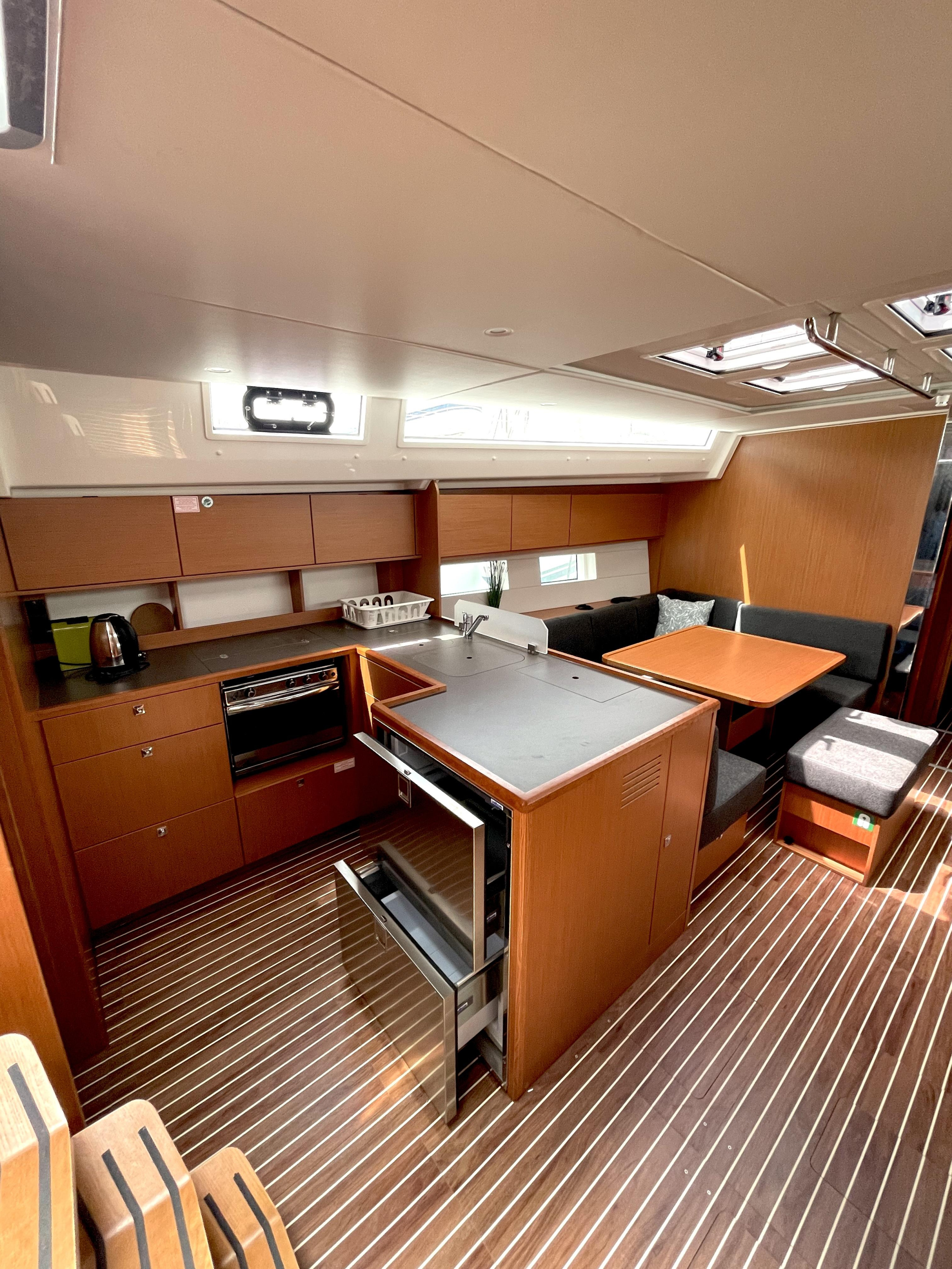 Bavaria C50 Holiday - 5 cab. — photo 4