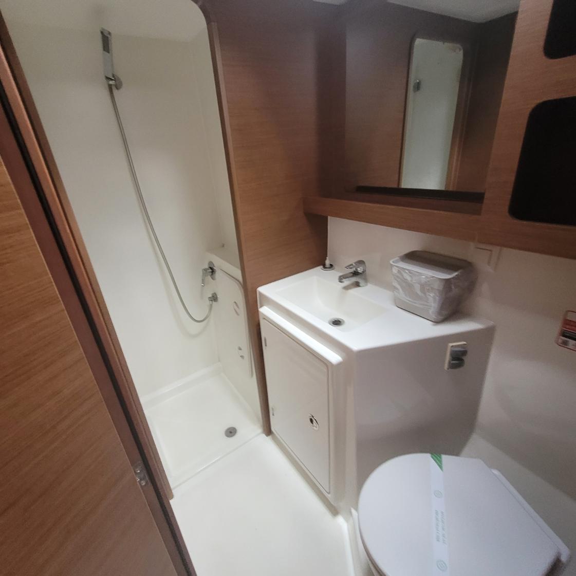 Lagoon 42 - 4 + 2 cab. — photo 9