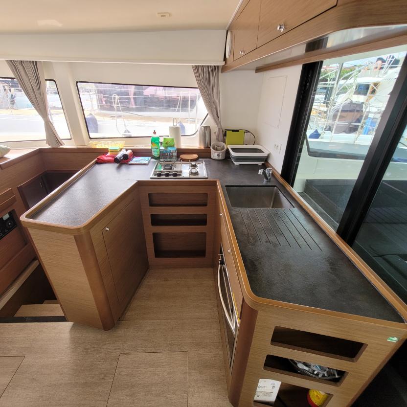 Lagoon 42 - 4 + 2 cab. — photo 18