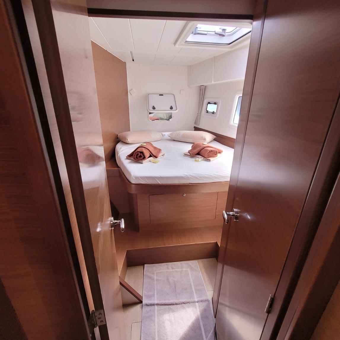Lagoon 42 - 4 + 2 cab. — photo 20
