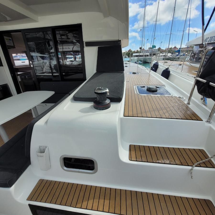 Lagoon 42 - 4 + 2 cab. — photo 24