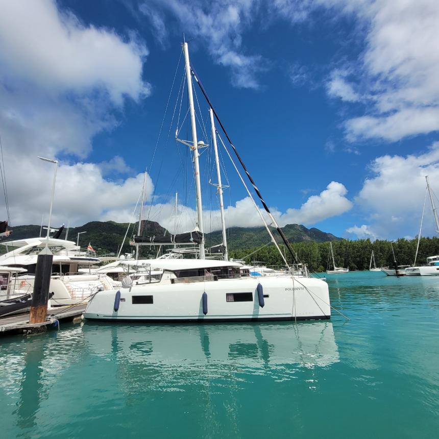 Lagoon 42 - 4 + 2 cab. — photo 30