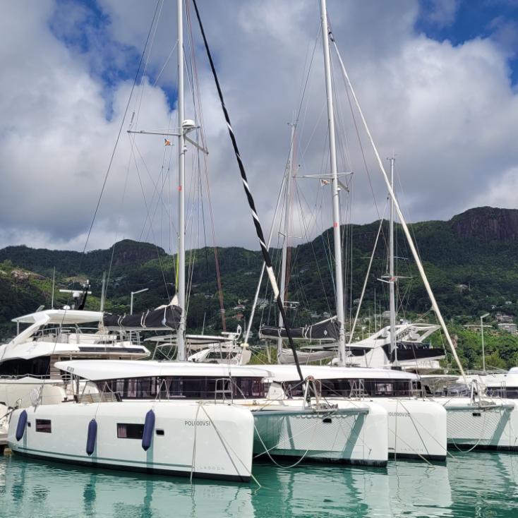 Lagoon 42 - 4 + 2 cab. — photo 33