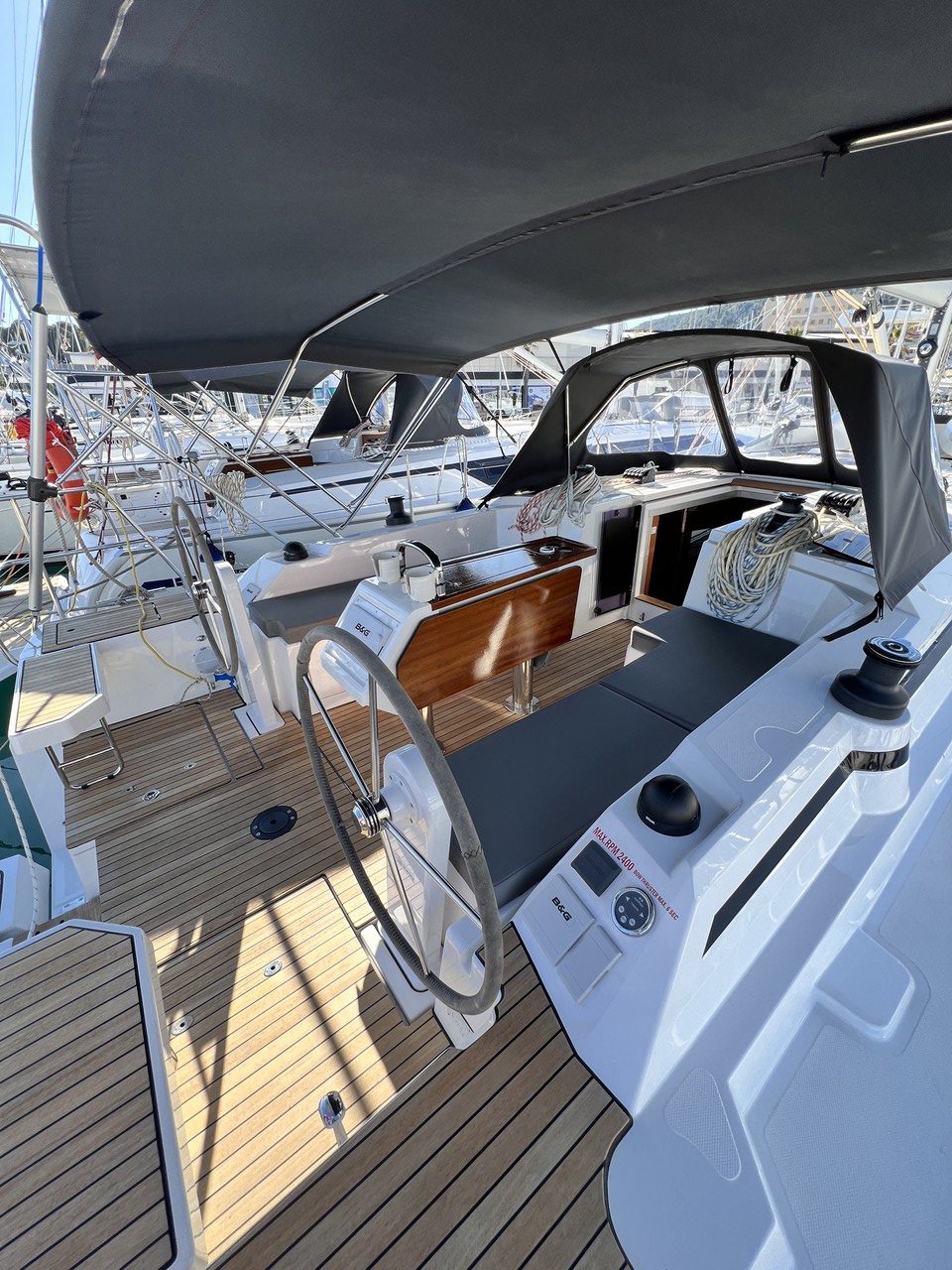 Bavaria C38 — photo 7