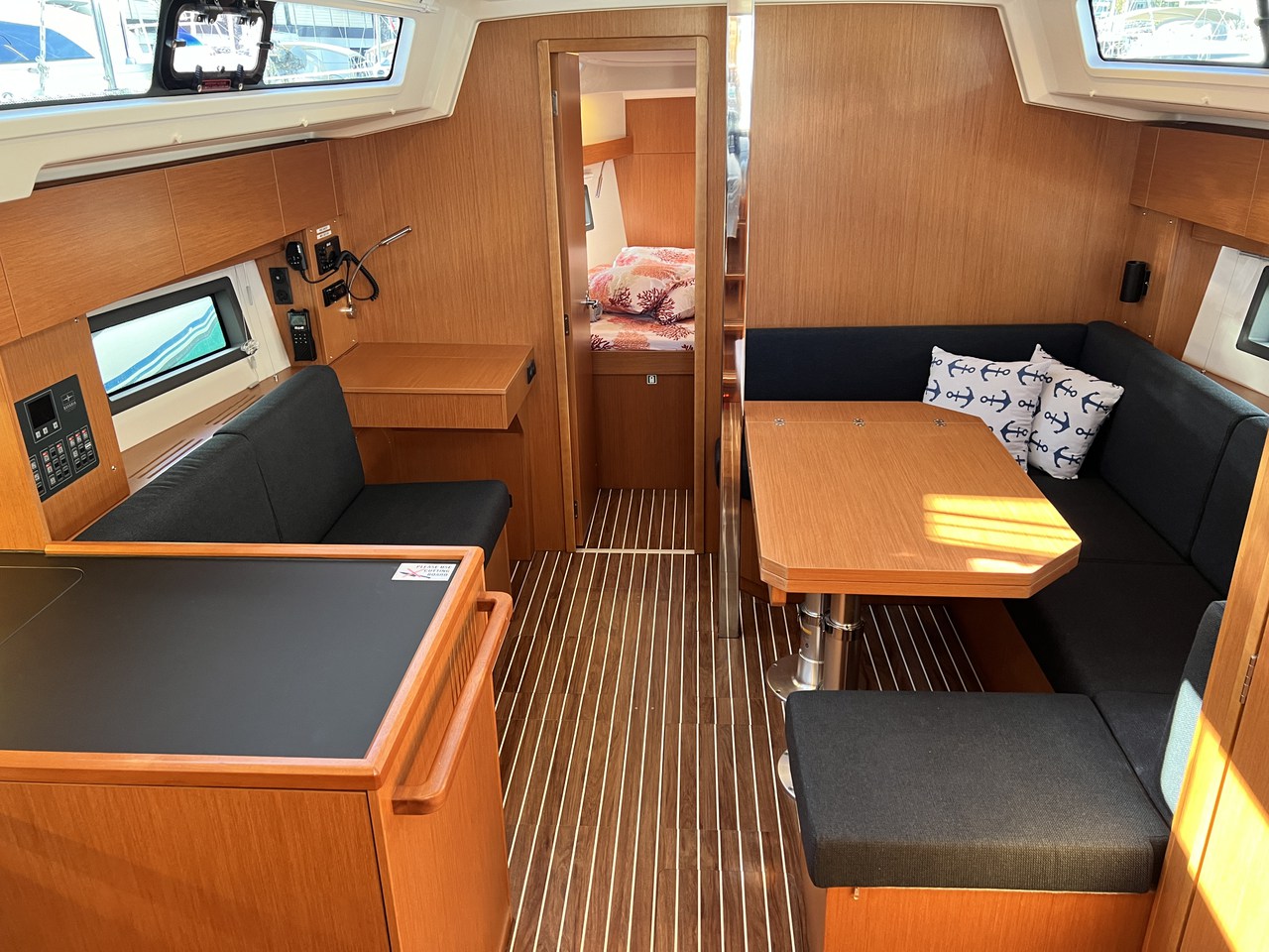 Bavaria C38 — photo 9