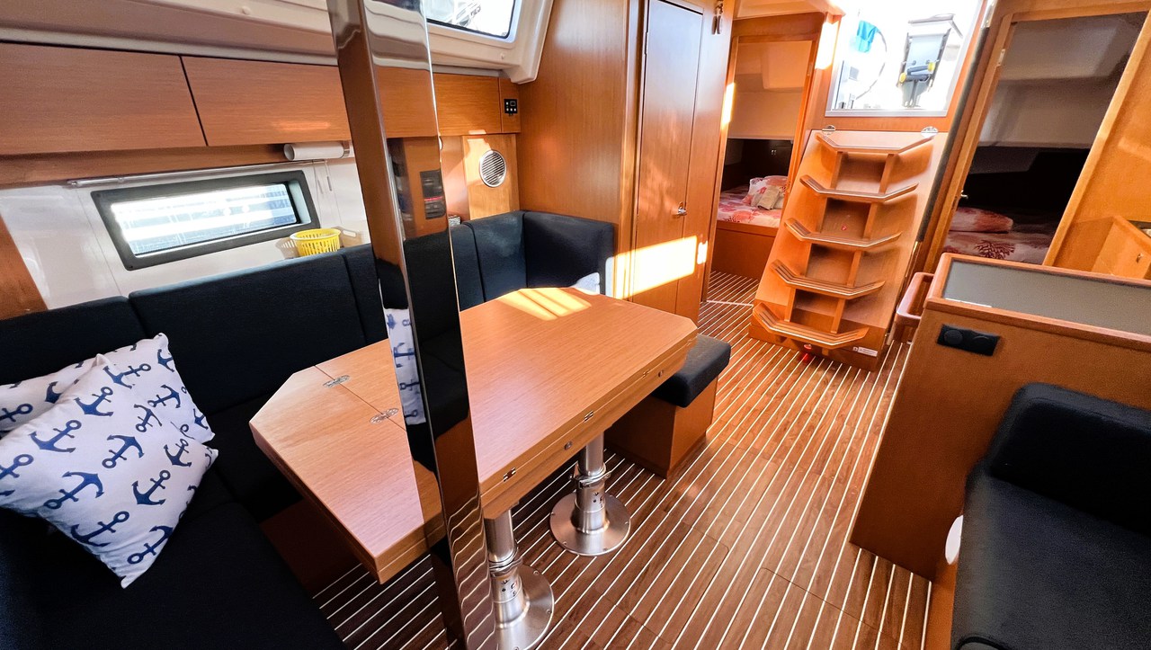 Bavaria C38 — photo 13