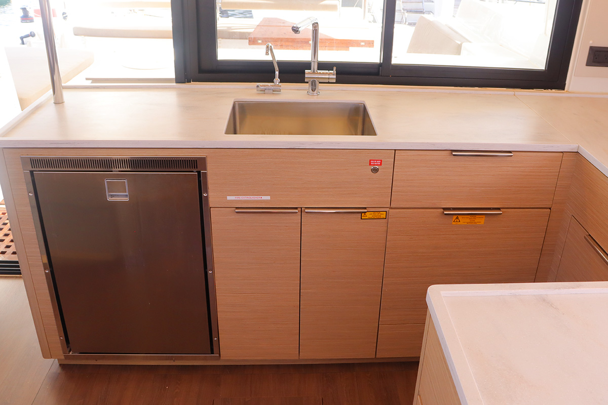 Lagoon 46 - 4 + 2 cab. — photo 24