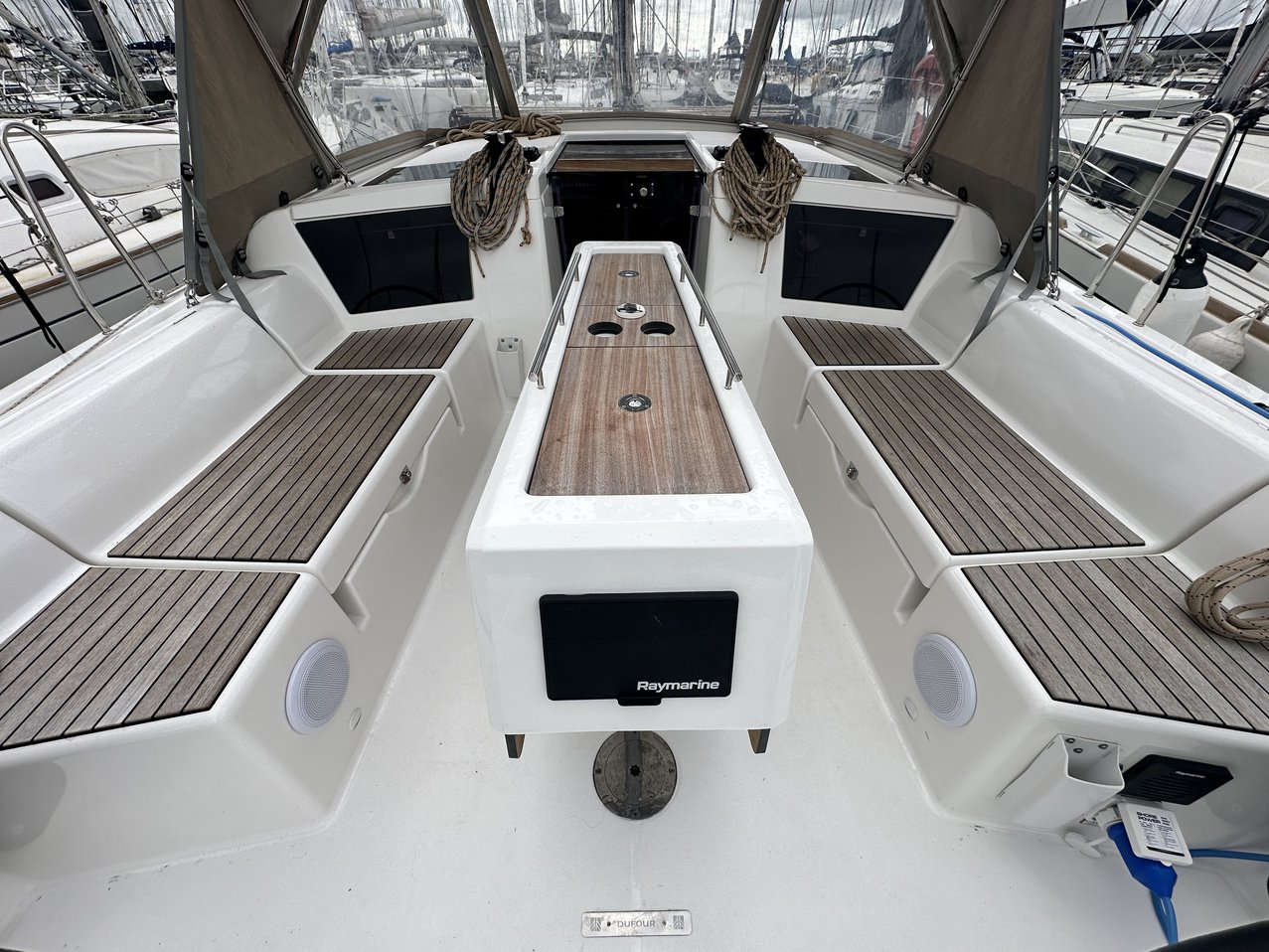 Dufour 390 — photo 8