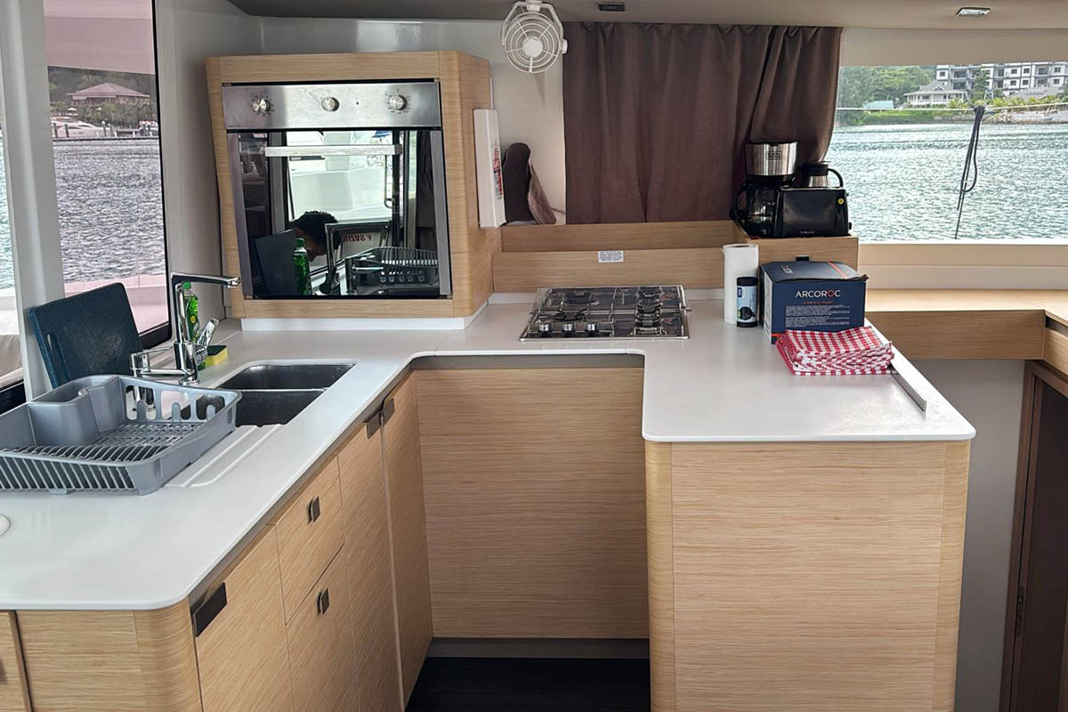 Fountaine Pajot Astrea 42 Quatuor — photo 3