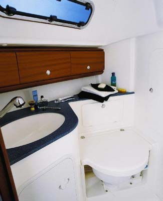 Bavaria 32 — photo 5