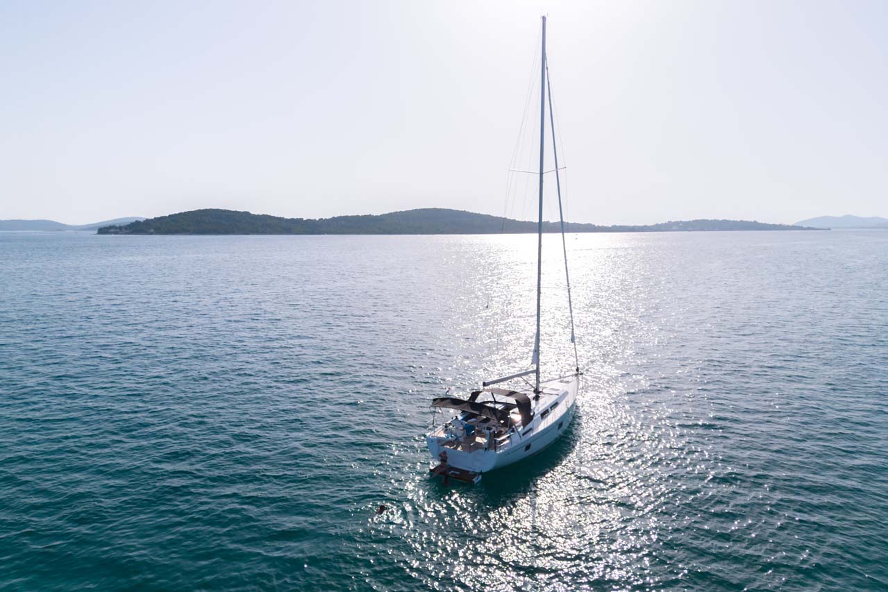 Hanse 508 - 4 + 1 cab. — photo 17