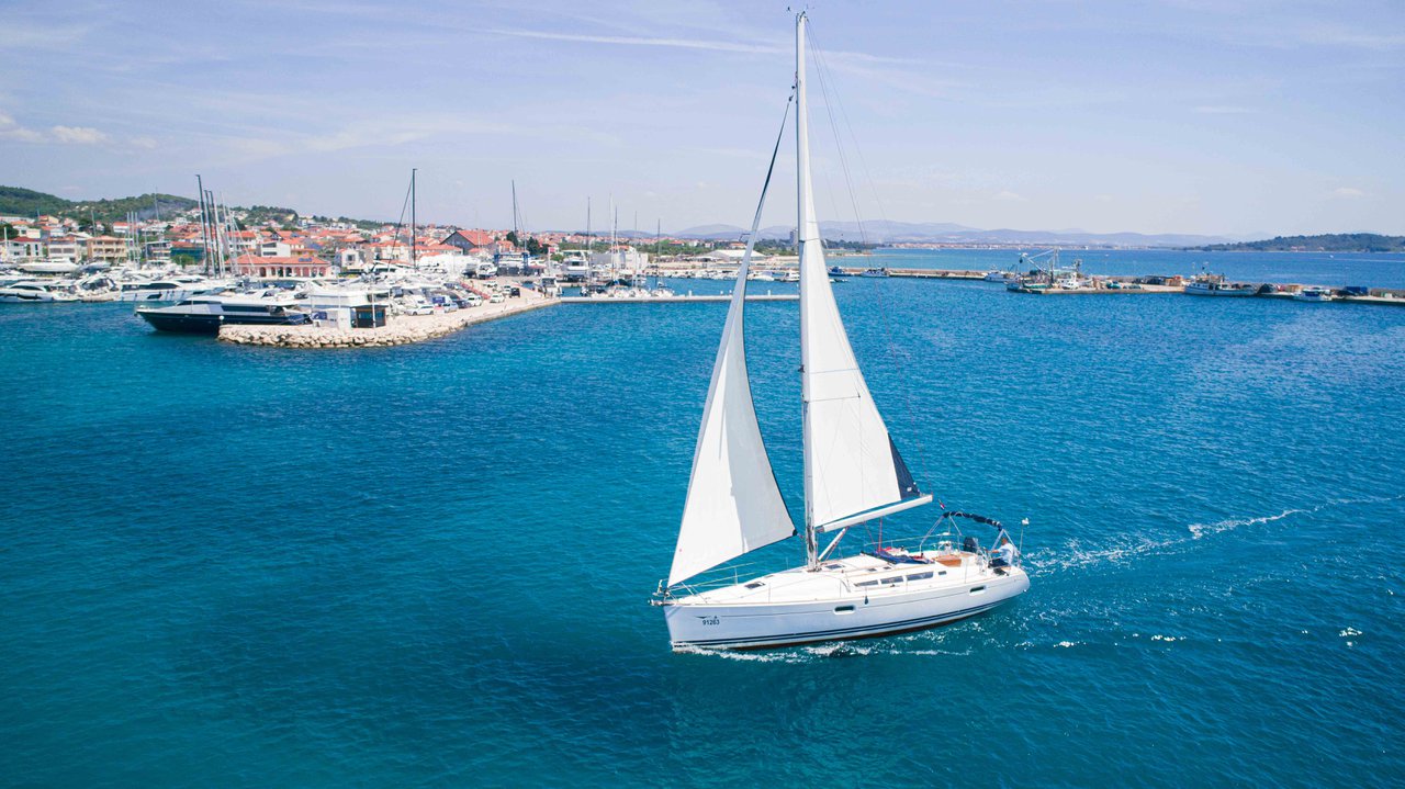 Sun Odyssey 42i — photo 4