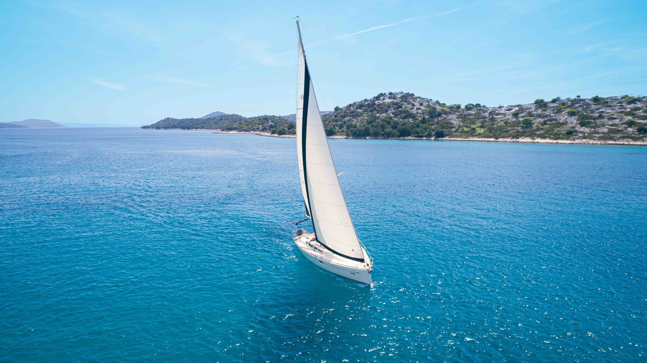 Sun Odyssey 42i — photo 5