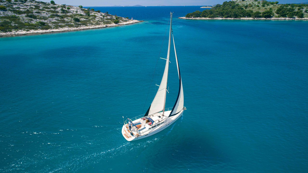 Sun Odyssey 42i — photo 9