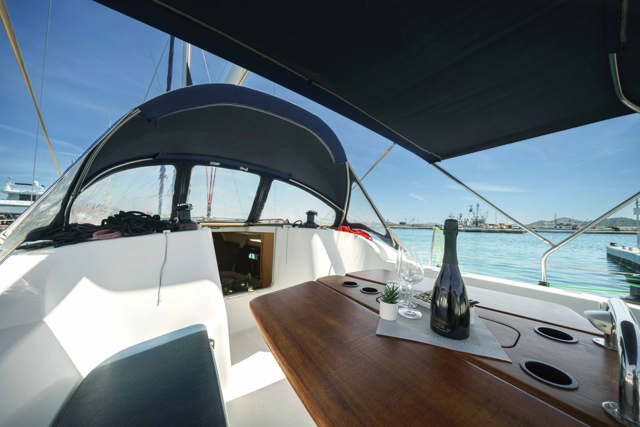Sun Odyssey 42i — photo 13