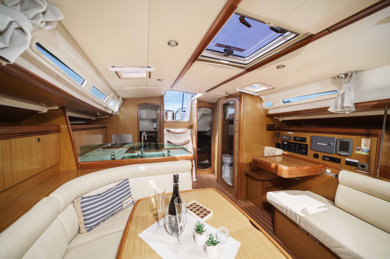 Sun Odyssey 42i — photo 25