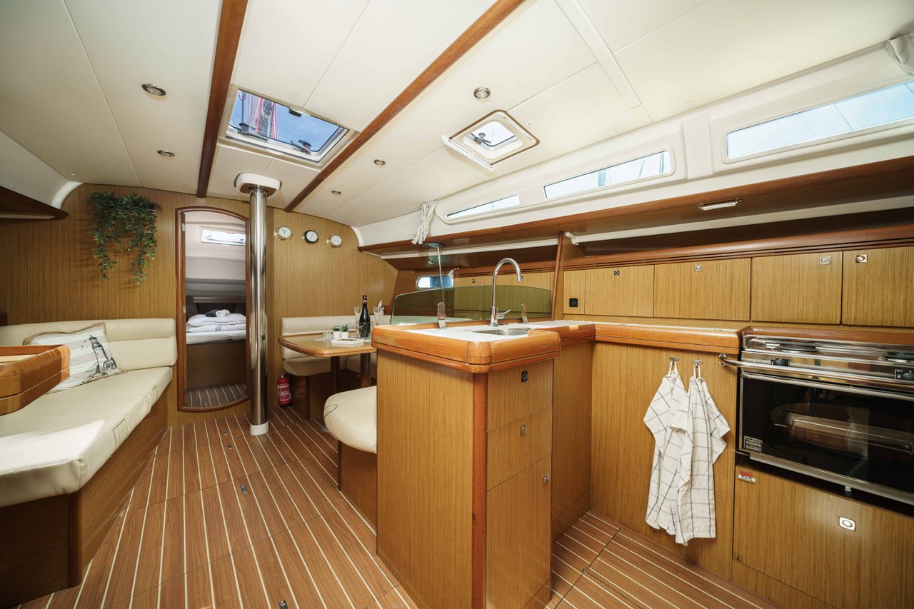Sun Odyssey 42i — photo 26