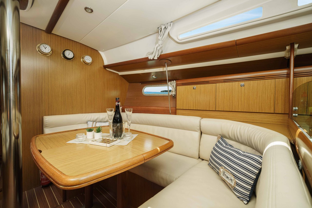 Sun Odyssey 42i — photo 27