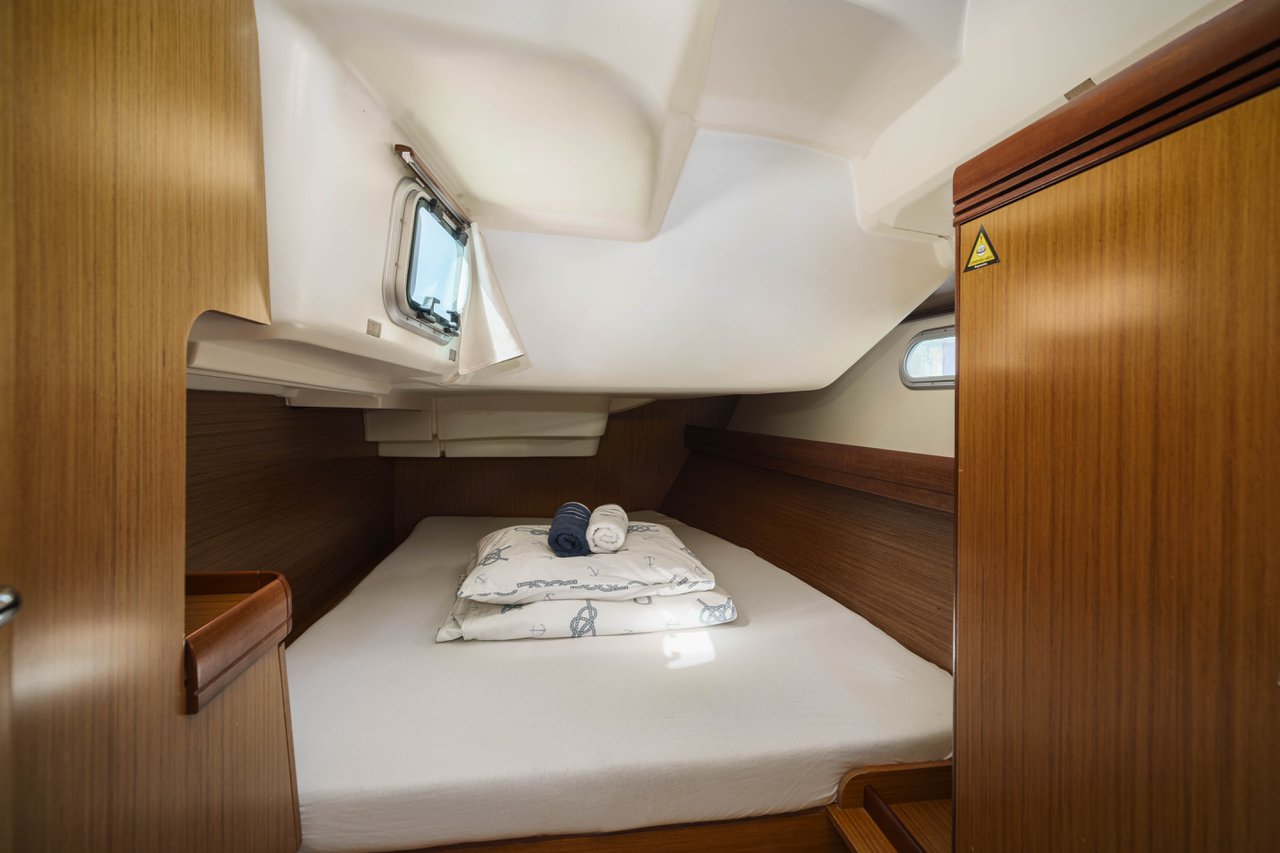 Sun Odyssey 42i — photo 35