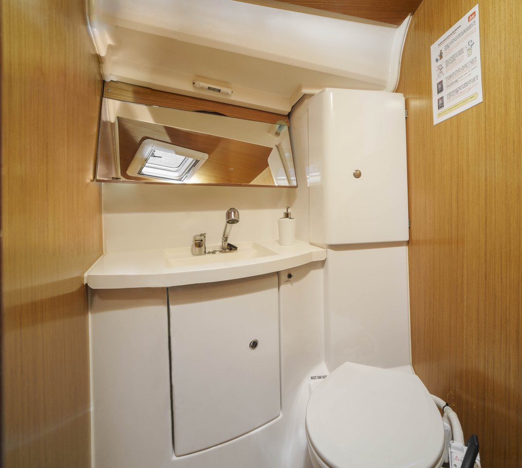 Sun Odyssey 42i — photo 36