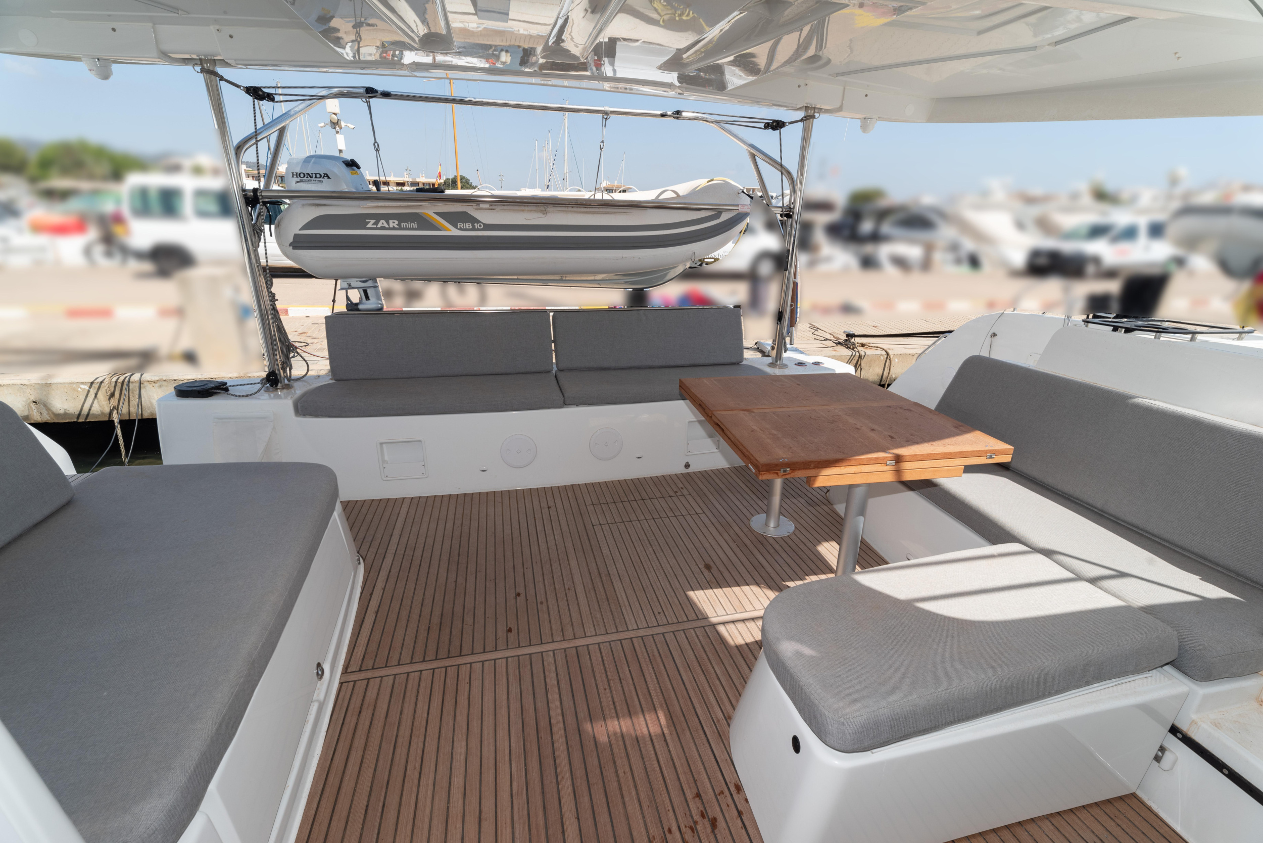 Lagoon 46 - 4 + 2 cab. — photo 8