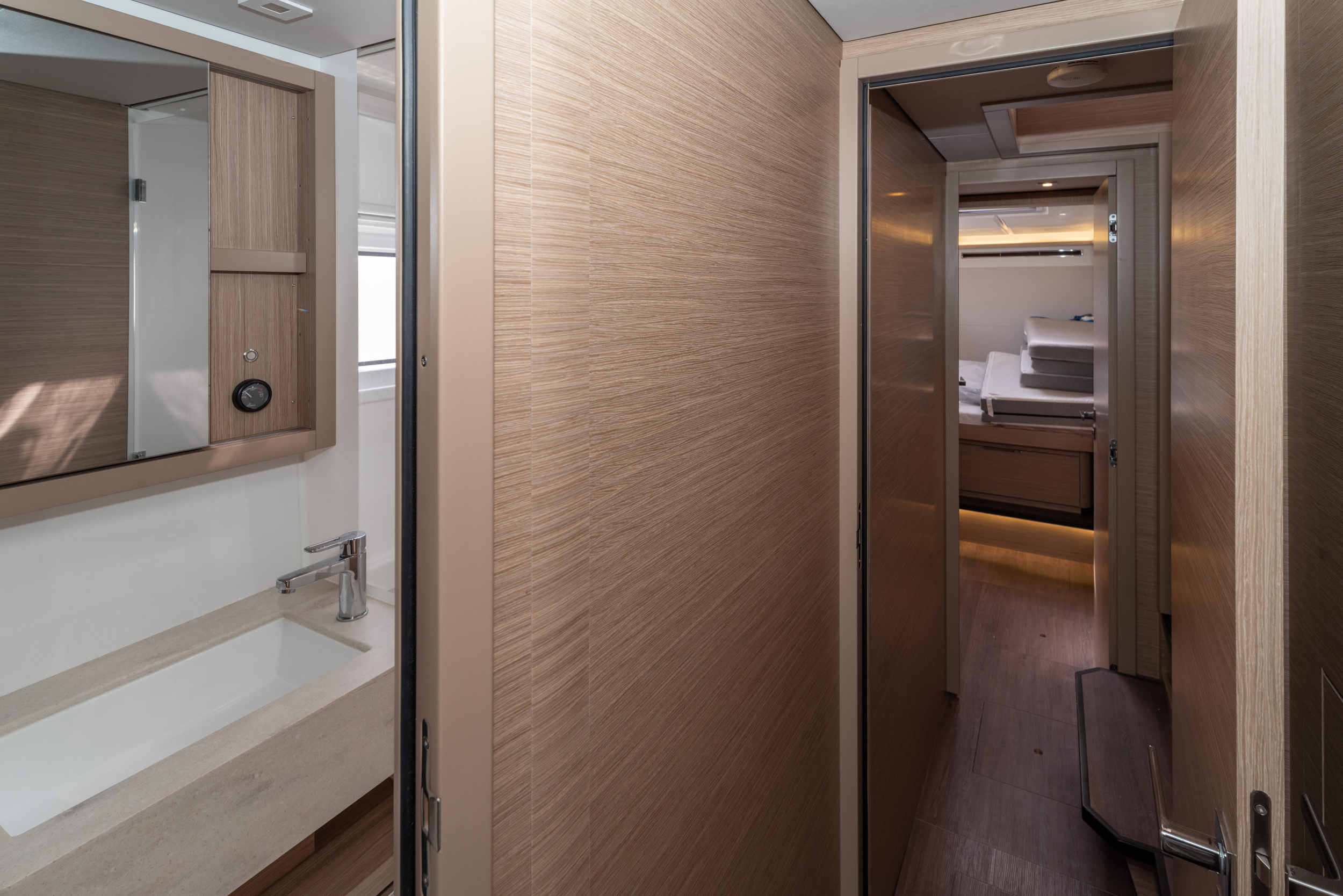 Lagoon 46 - 4 + 2 cab. — photo 17