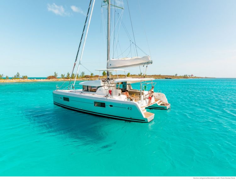Lagoon 42 - 4 + 2 cab. — photo 1