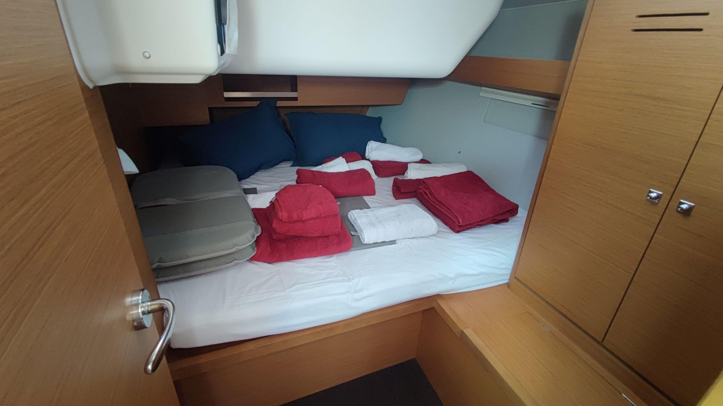 Dufour 430 GL — photo 10