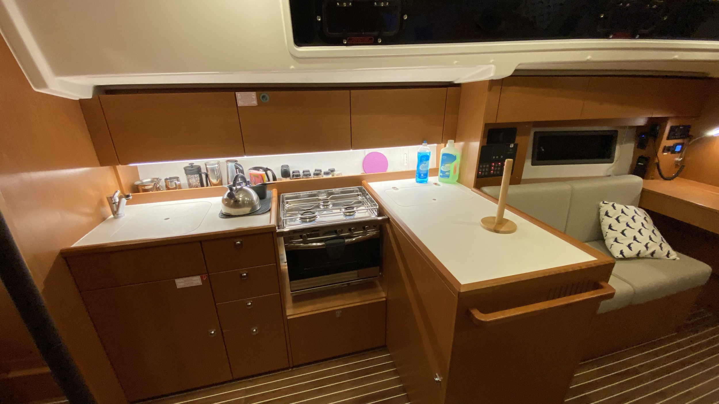 Bavaria C38 — photo 6