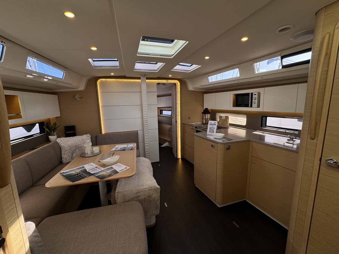 Dufour 41 - 3 cab. — photo 14