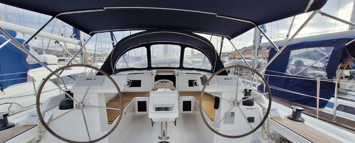 Bavaria C45 - 4 cab. — photo 3