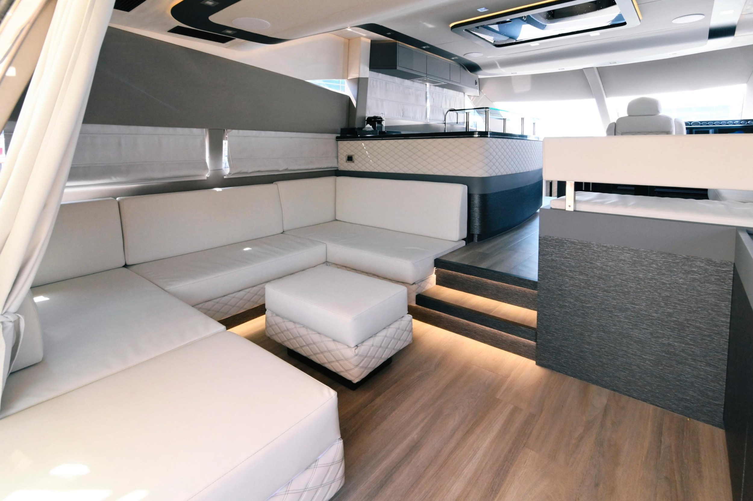 Galeon 640 Fly — photo 12