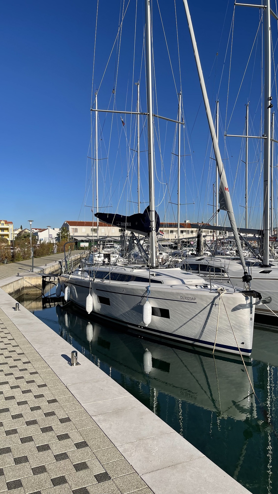 Bavaria C42 — photo 7
