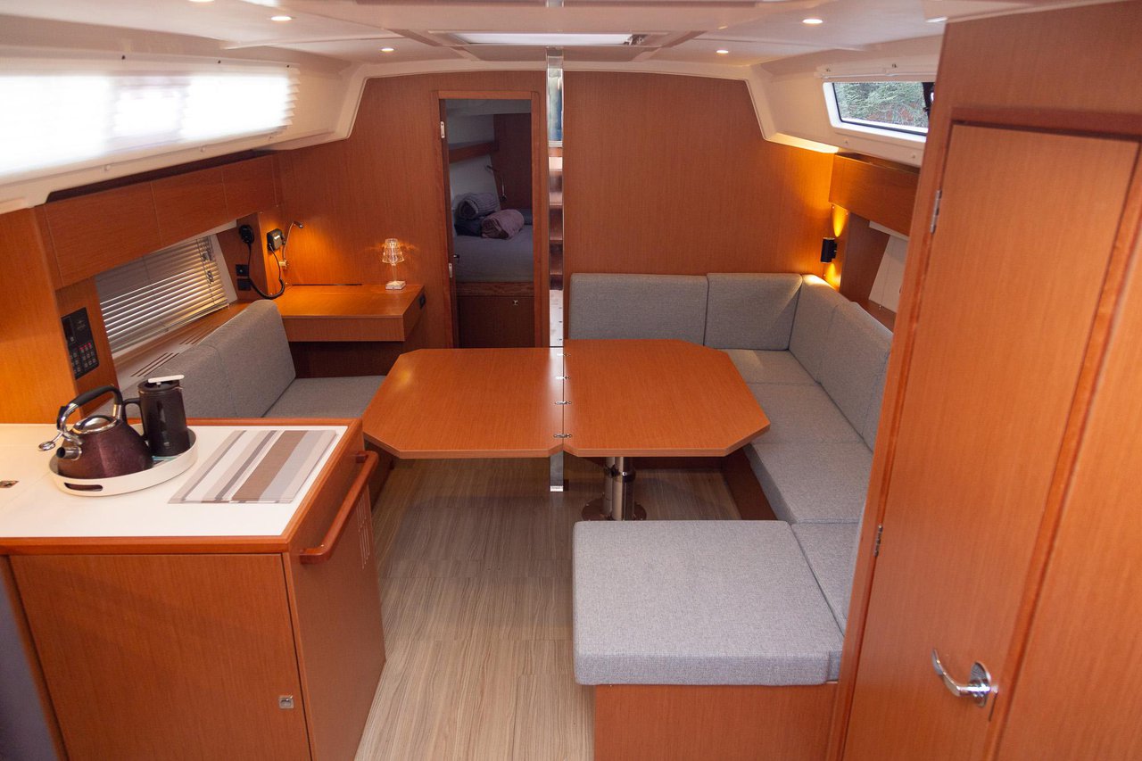 Bavaria C42 — photo 23