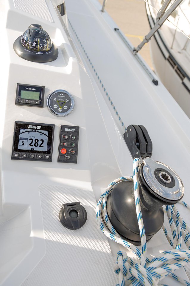 Bavaria C42 — photo 40