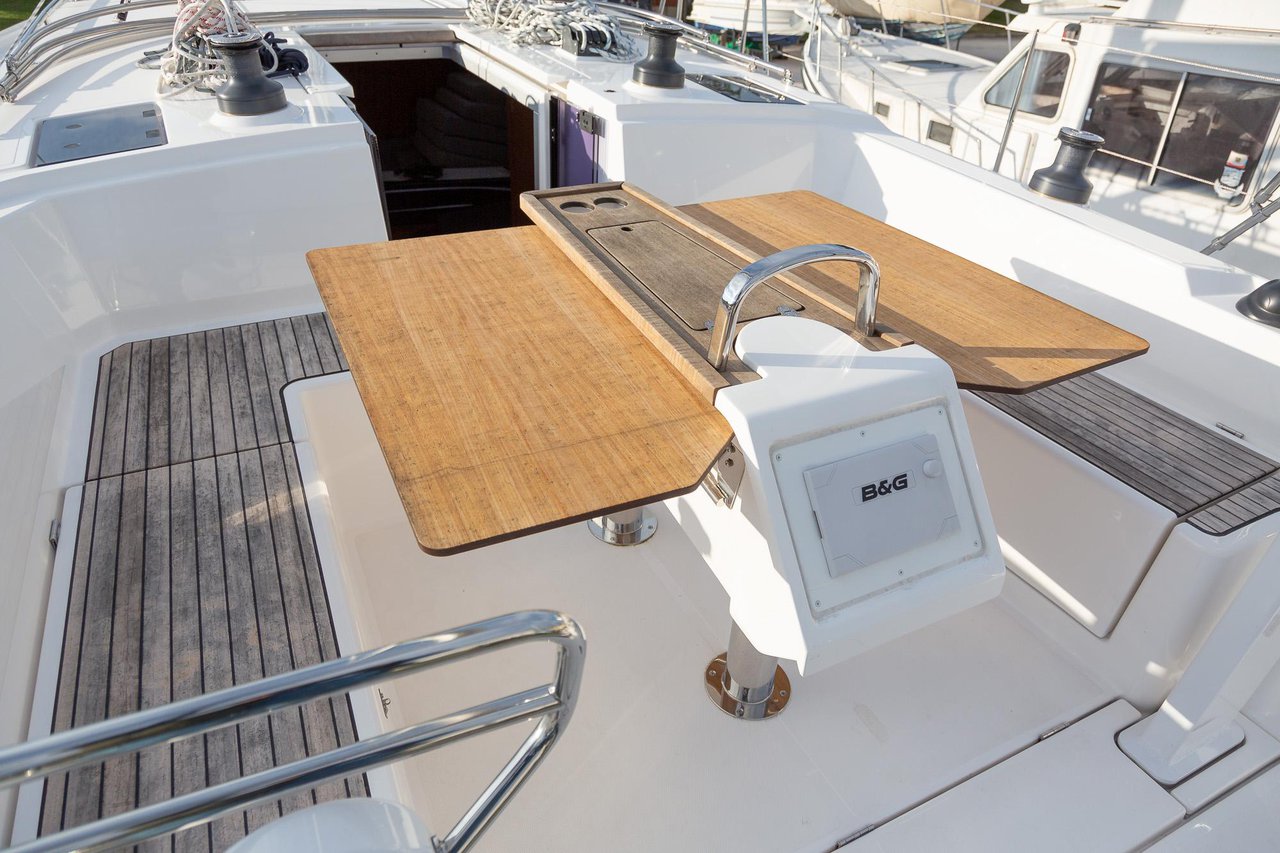 Bavaria C42 — photo 41