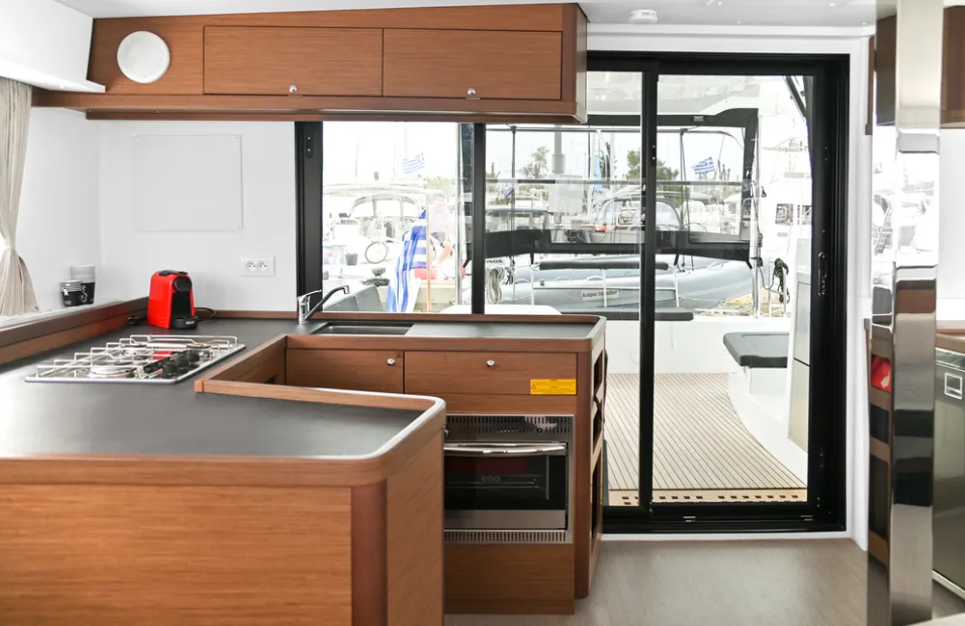 Lagoon 42 - 4 + 2 cab. — photo 4