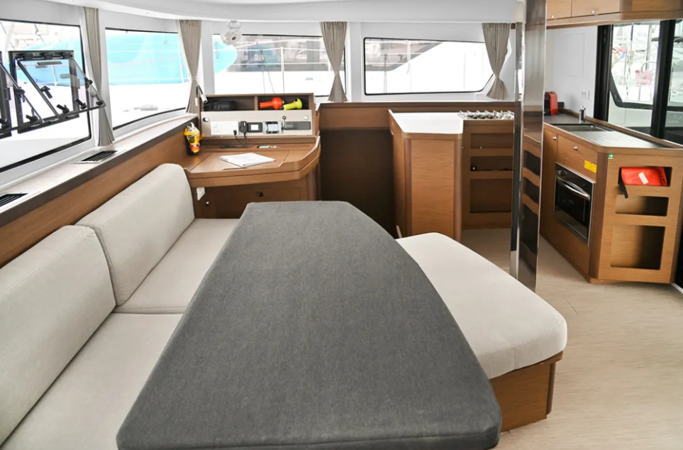 Lagoon 42 - 4 + 2 cab. — photo 6