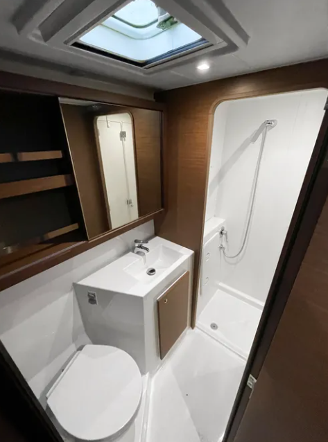 Lagoon 42 - 4 + 2 cab. — photo 9