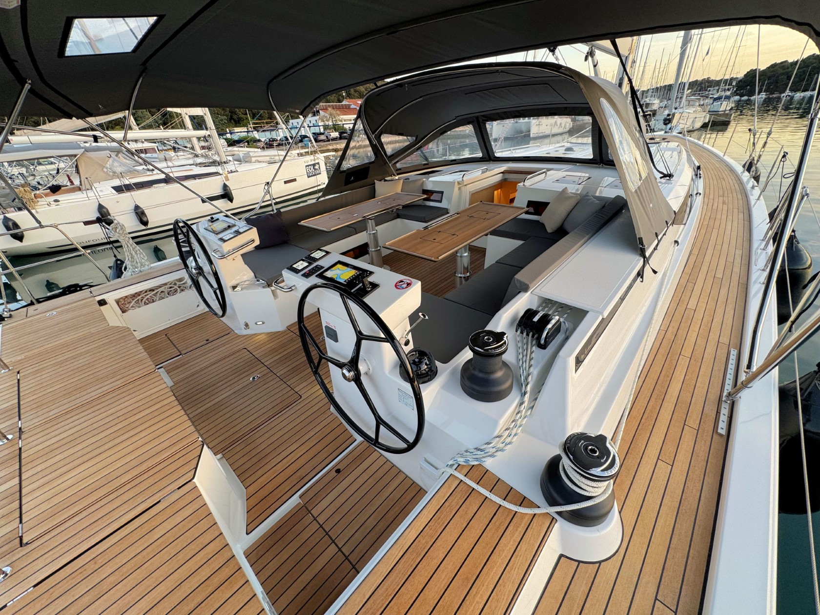 Bavaria C57 Style - 5 + 1 cab. — photo 41